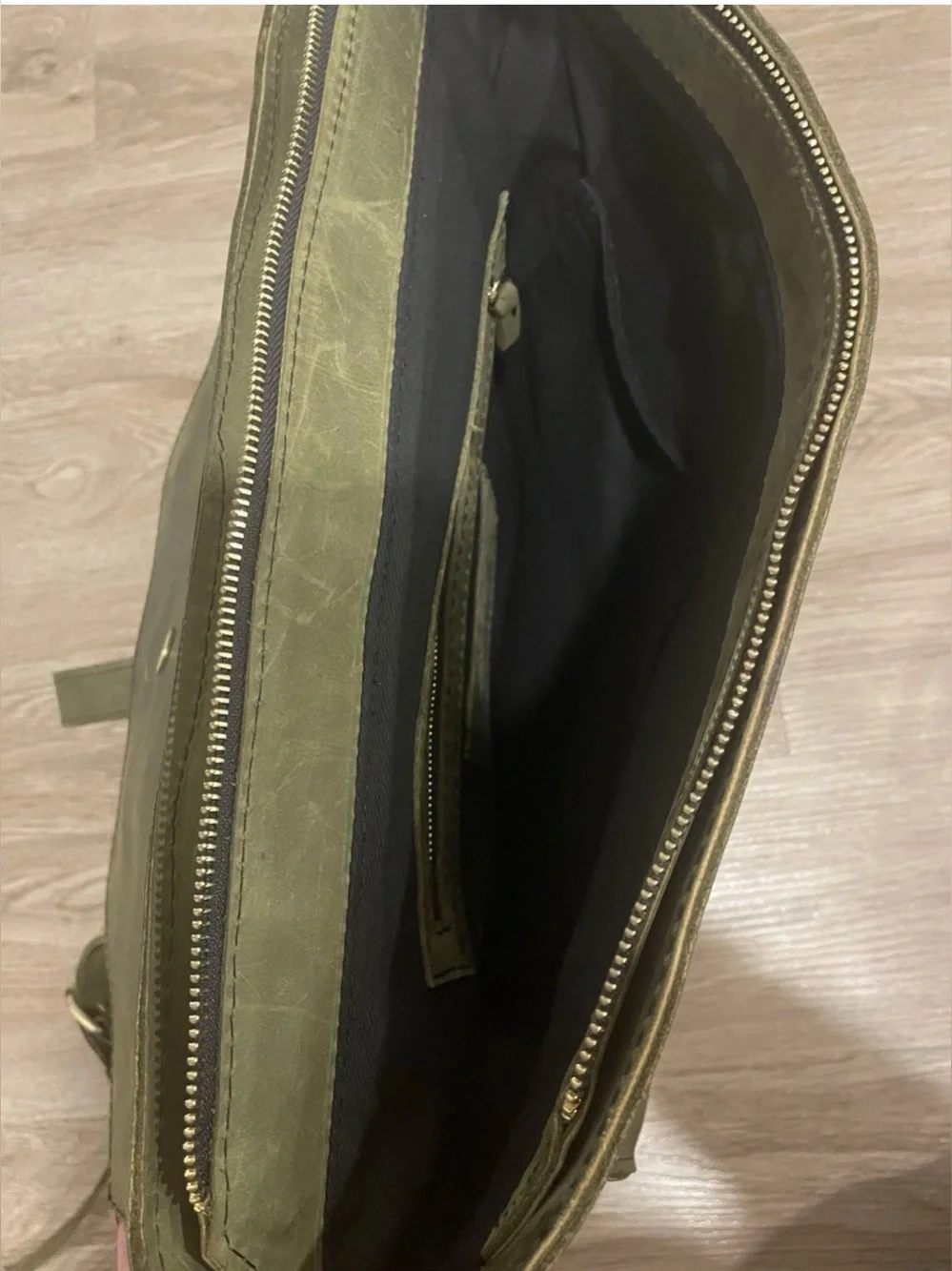 Raven+Lily Stylish Olive Green Men's leather Backpack with Front Pockets